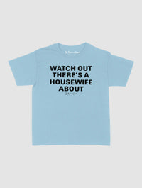 housewife baby tee